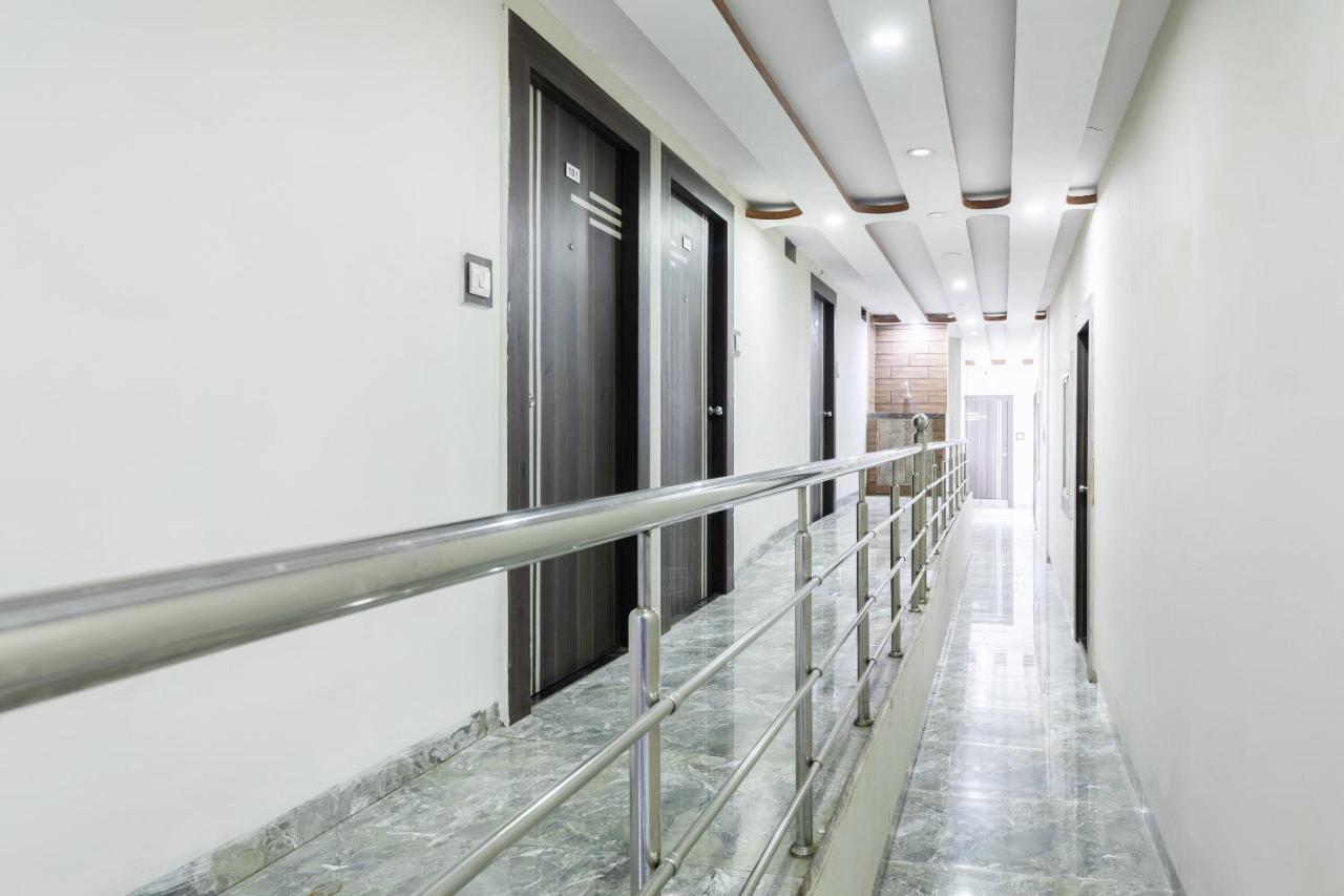 Oyo 45301 Hotel Om Palace Sāgar Exterior foto